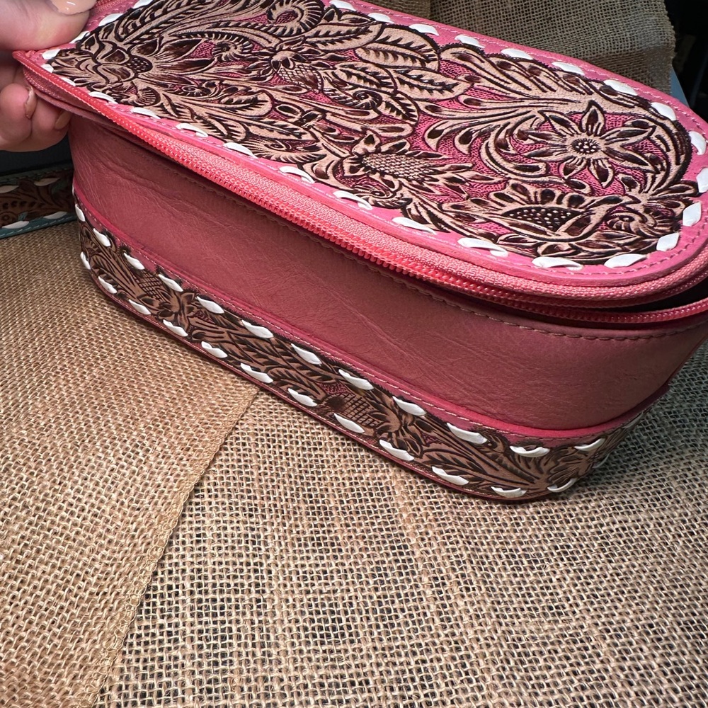 Chesterock Canyon Make-Up Kit